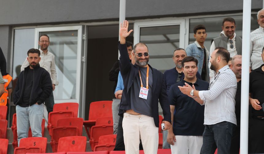 Taylan Şahin ve yönetim tribündeydi!