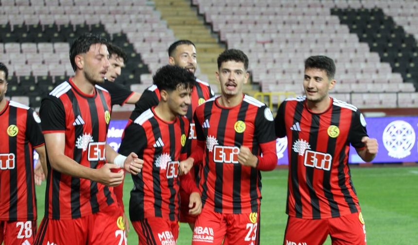Eskişehirspor ilk yarıda üç golle üstünlüğü aldı 3-0