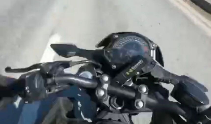 Motosiklet Sürücüsü Yere Çakıldı