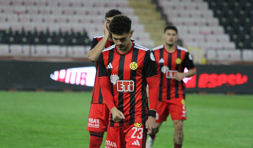 Es-Es 8 Maçta 10 Gol Yedi