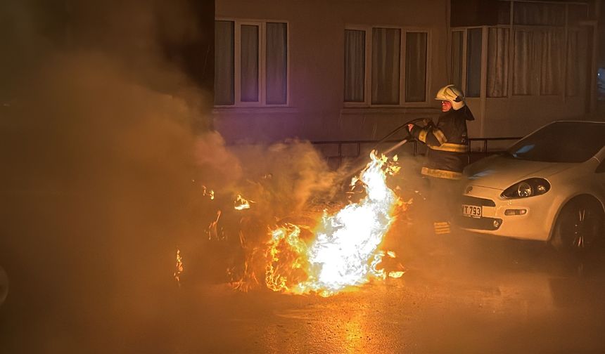 2.17 Promil Alkollü Çıktı, Yanan Aracını Sigara İçerek İzledi: Gökmeydan'da Şaşırtan Anlar!