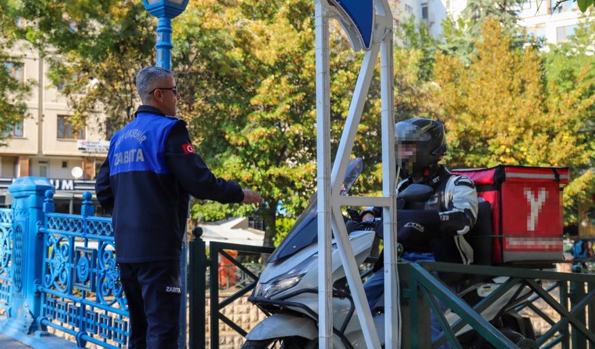 Eskişehir'de Yaya Yollarına Giren Sürücülere Ceza Yağdı