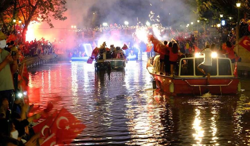 Eskişehir 29 Ekim Cumhuriyet Bayramı Kutlama Rehberi: Gün Boyu Hangi Etkinlik Var?