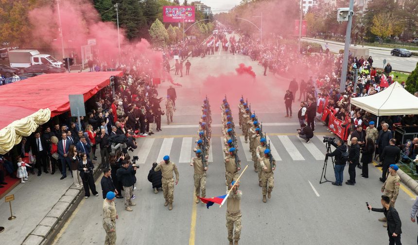 Cumhuriyet Coşkusu Eskişehir’i Sardı