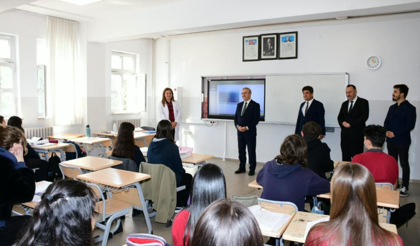 İl Millî Eğitim Müdürü Sinan Aydın Liselilerle Bir Araya Geldi