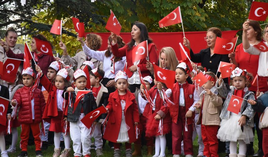 Anadolu Üniversitesi Kreşinde 29 Ekim Coşkusu