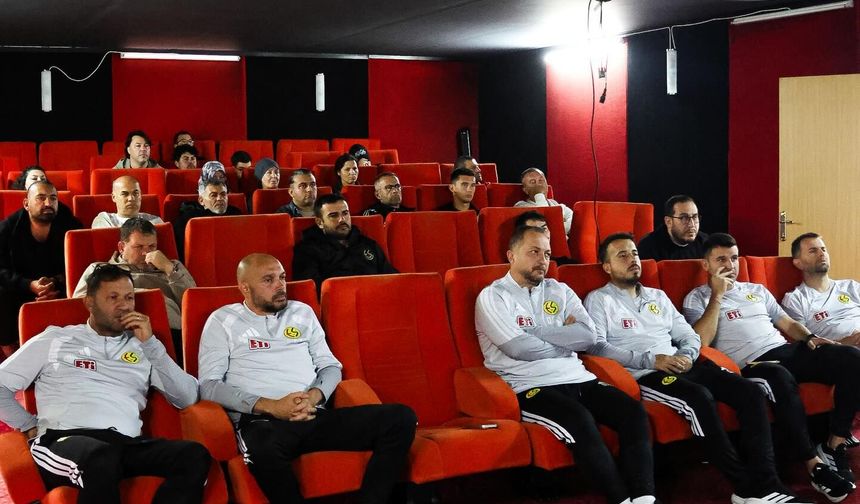 Eskişehirspor’da Güvenli Antrenör Atölyesi gerçekleştirildi