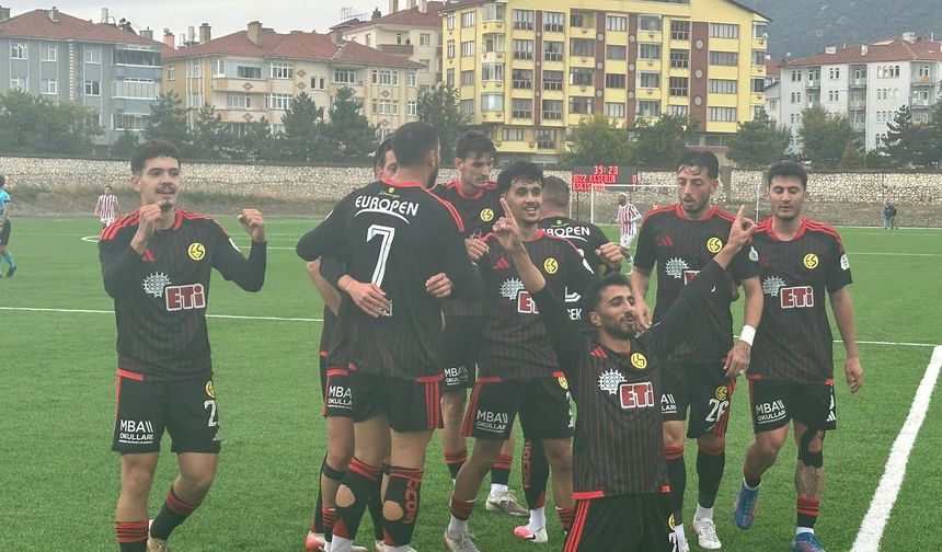 Eskişehirspor Akşehir'de ilk yarıyı Hasan Kaya'nın golleriyle önde kapattı