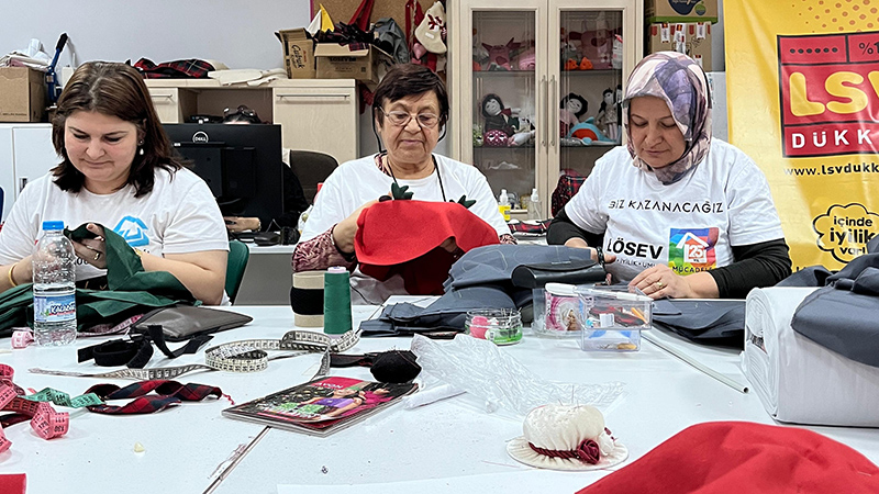 Lösemili Çocuklar Için Hiç Durmadan Çalışan Gönüllüler