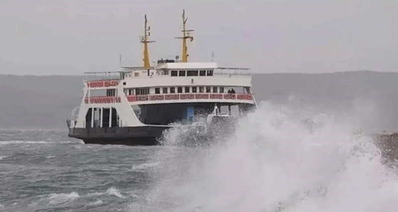 Olumsuz hava şartları nedeniyle deniz seferleri iptal edildi