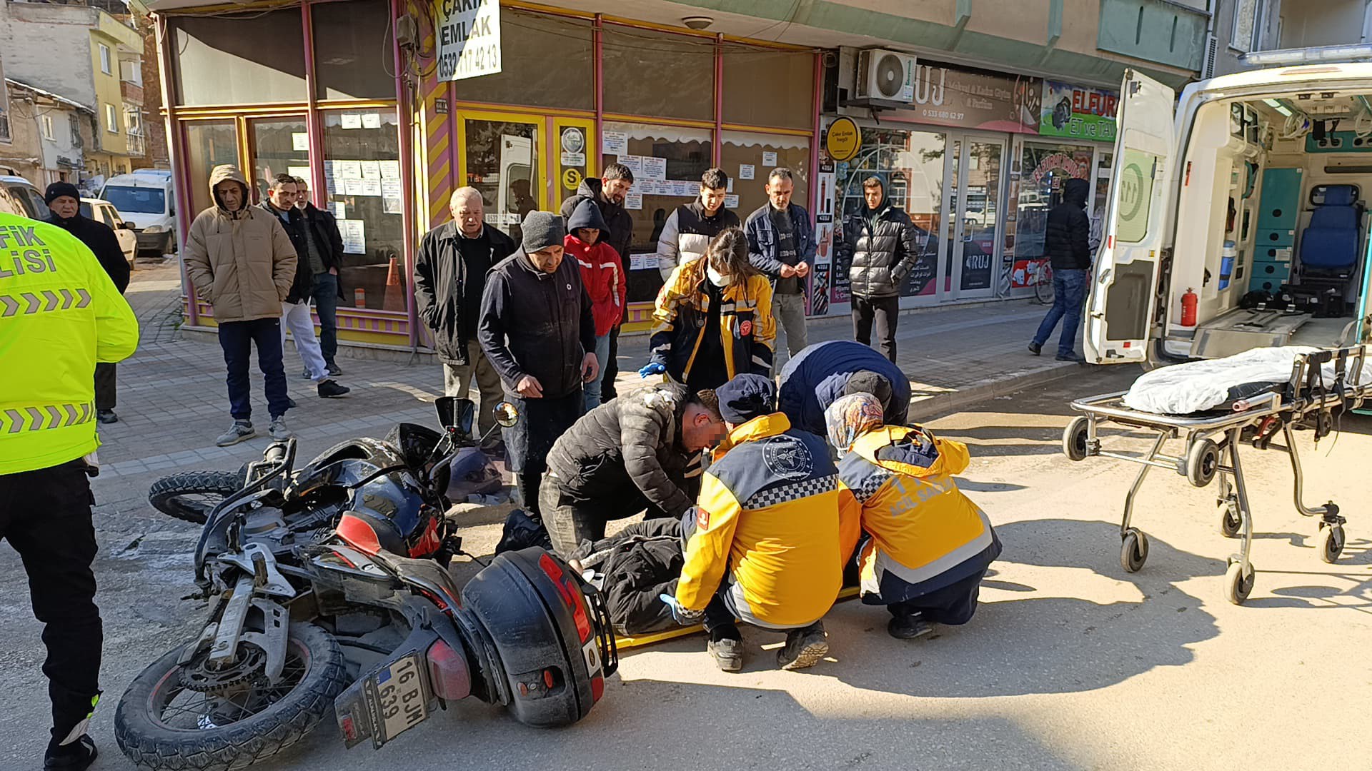 Acısını Unutup, Arkadaşını Teselli Etti (3)