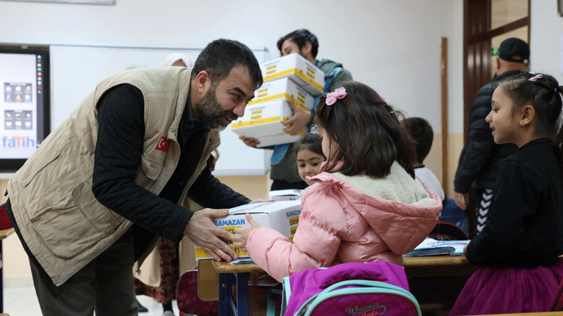 YETİM VAKFI “BU RAMAZAN KALBİNE DOKUN” SLOGANIYLA YOLA ÇIKIYOR