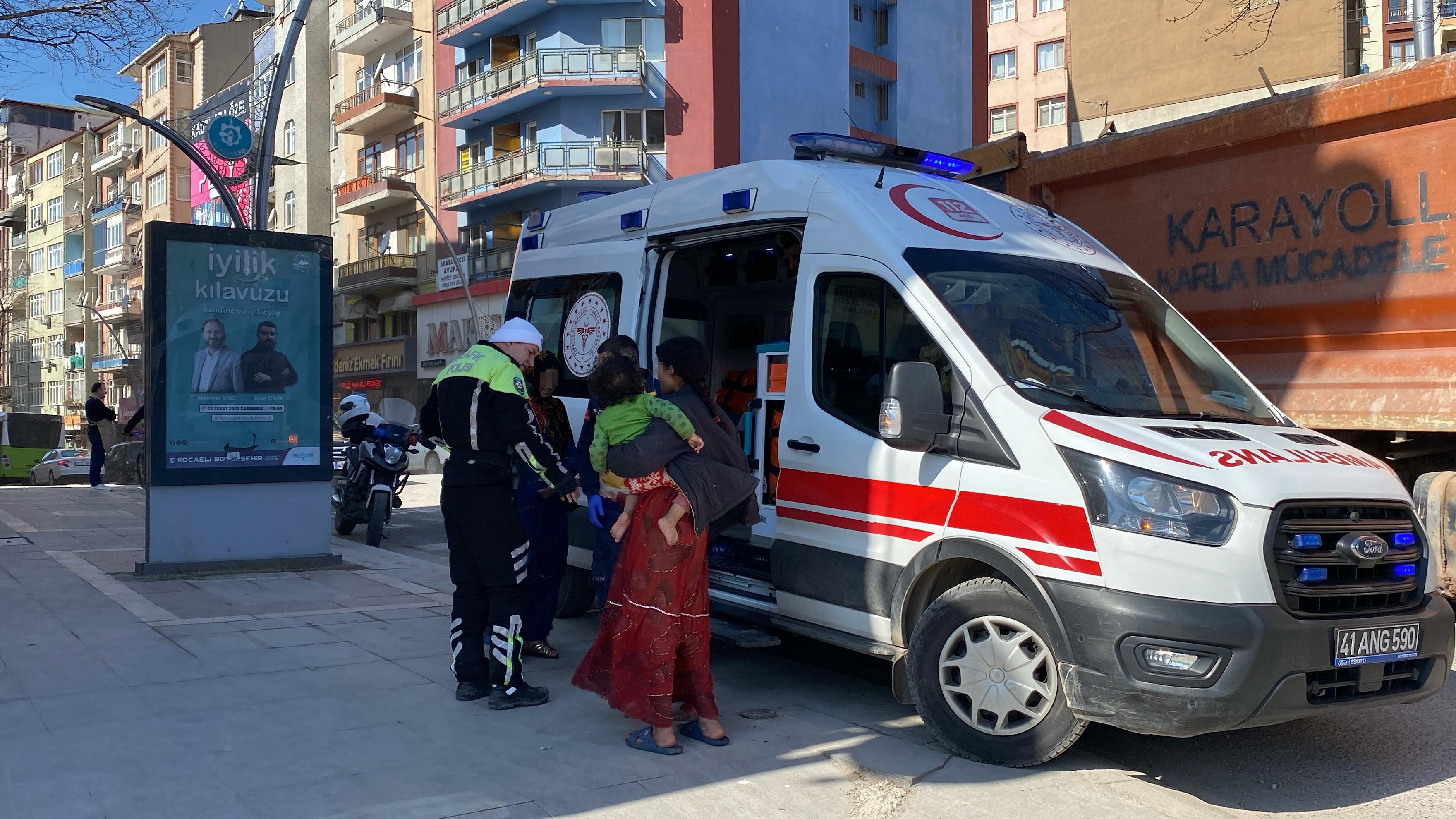 12 Yaşındaki Çocuk Ambulansın Önüne Atladı (2)