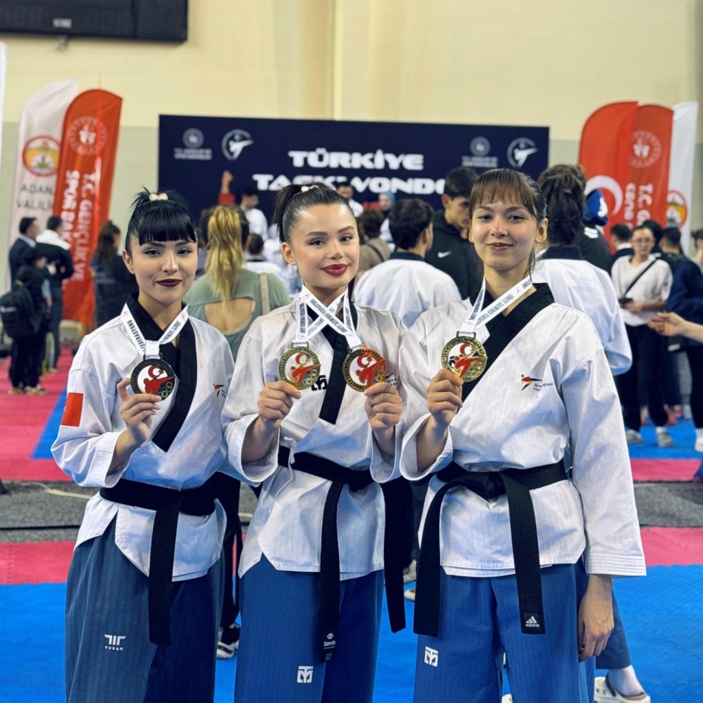 Anadolu Üniversiteli Sporcular Taekwondoda Büyük Başarı Gösterd