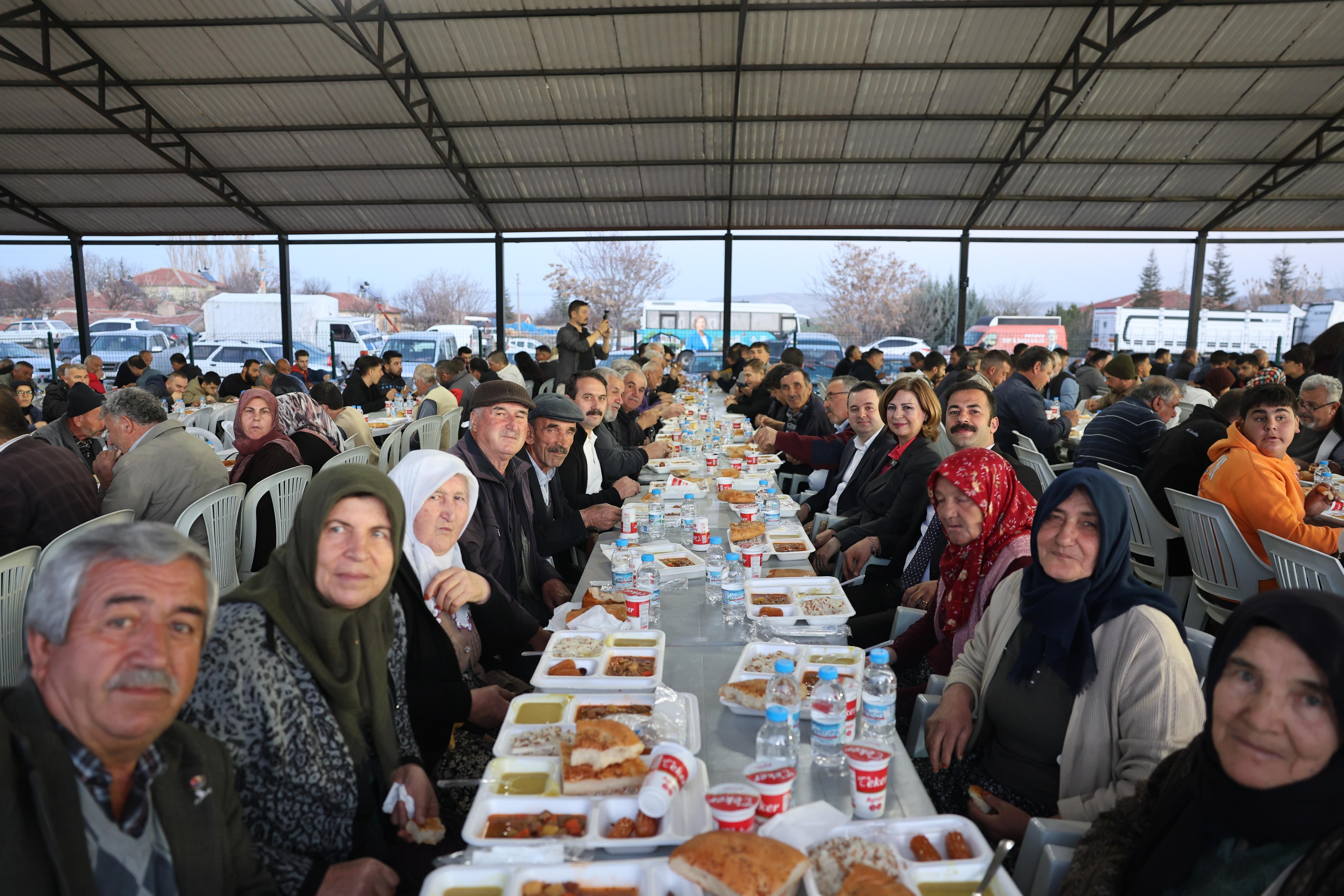 Büyükşehi̇ri̇n İftar Sofrasi Günyüzü Ve Kaymaz’da Kuruldu (7) (1)