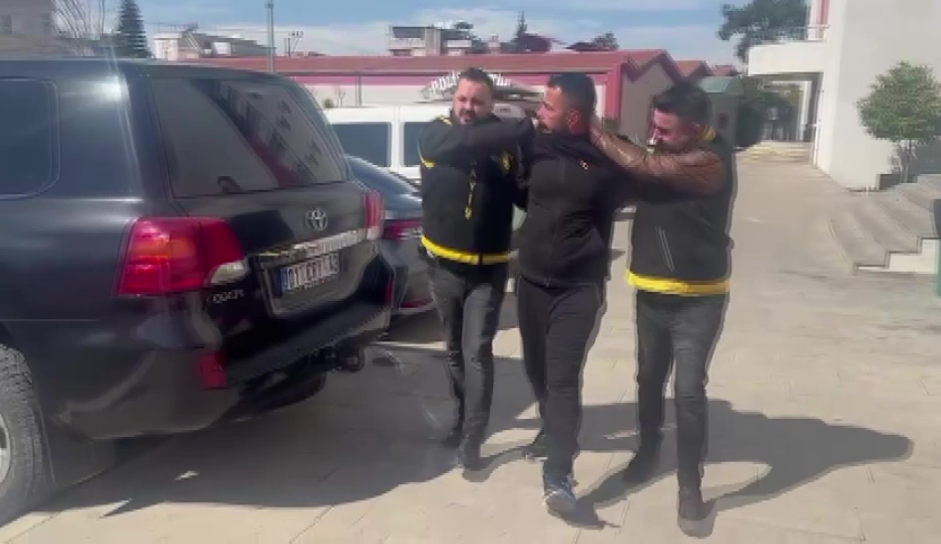 Film Sahnesi Gibi Soygun Duvar Deldi (2)