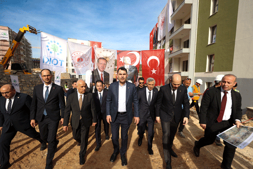 Bakan Kurum: Teslimatta 250 bini geçtik sözümüzü inşa etmeye devam