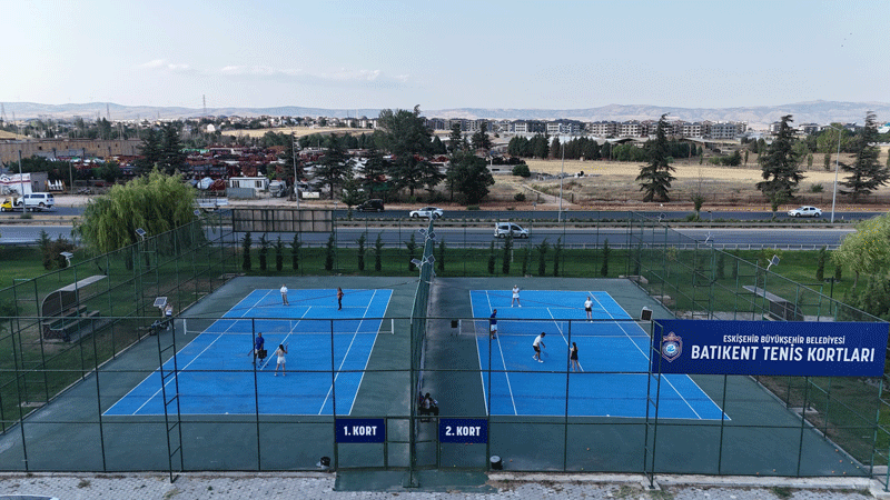 Tenis kortlarında yetişkin kayıtları başlıyor