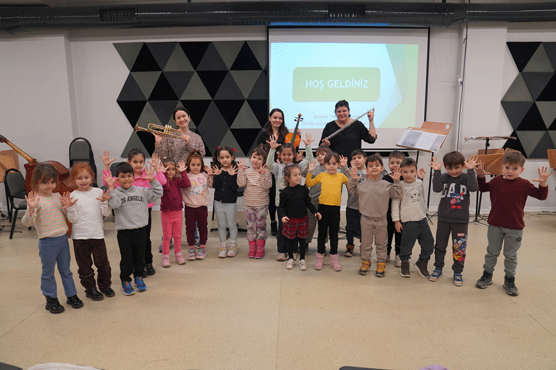 Minikler Müzik Aletlerini Tanıdı