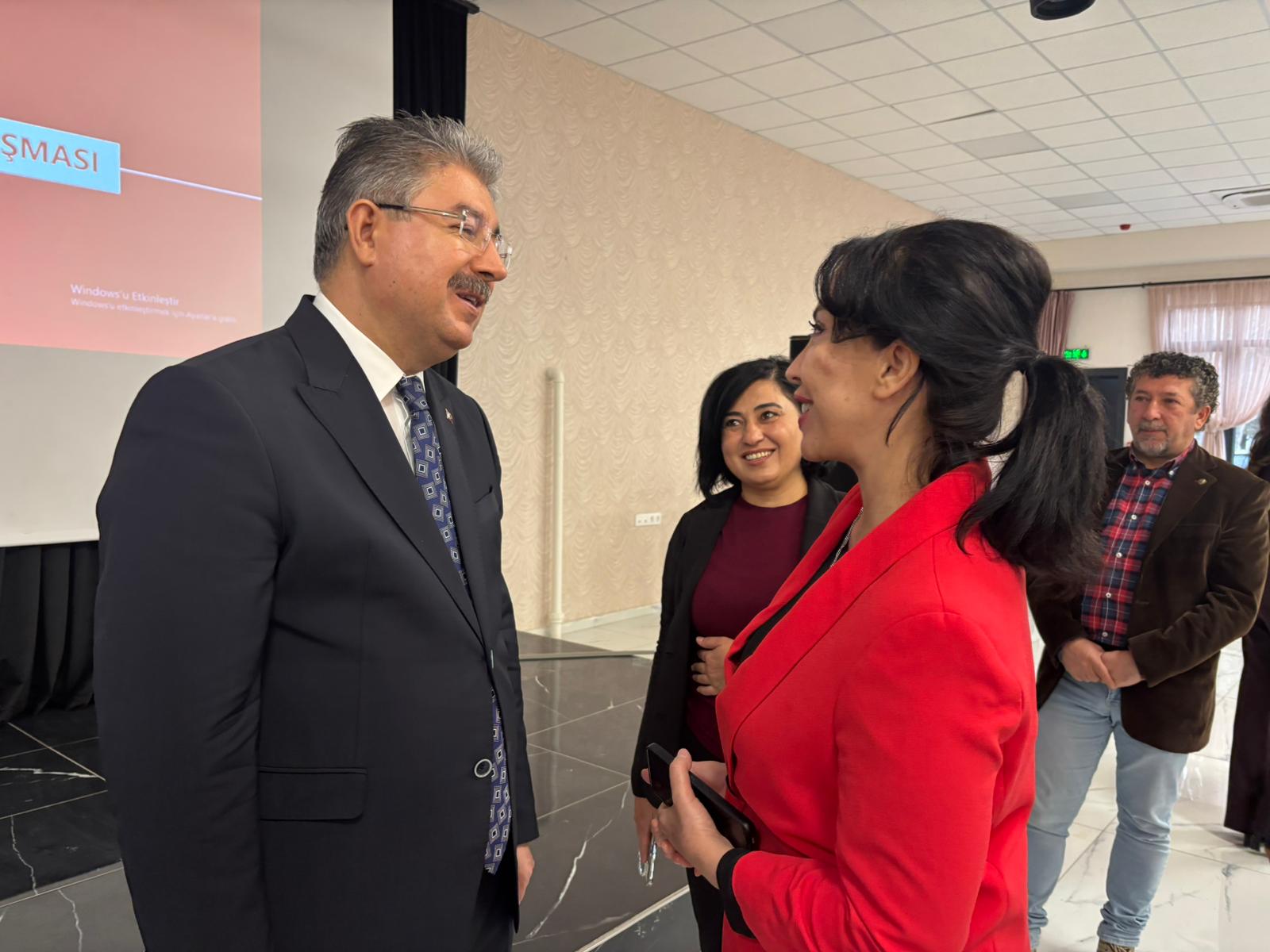 Eskişehir Valisi Gazetecilerle bir araya geldi