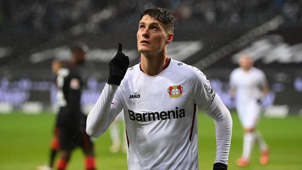 Patrik Schick kartal yolunda!