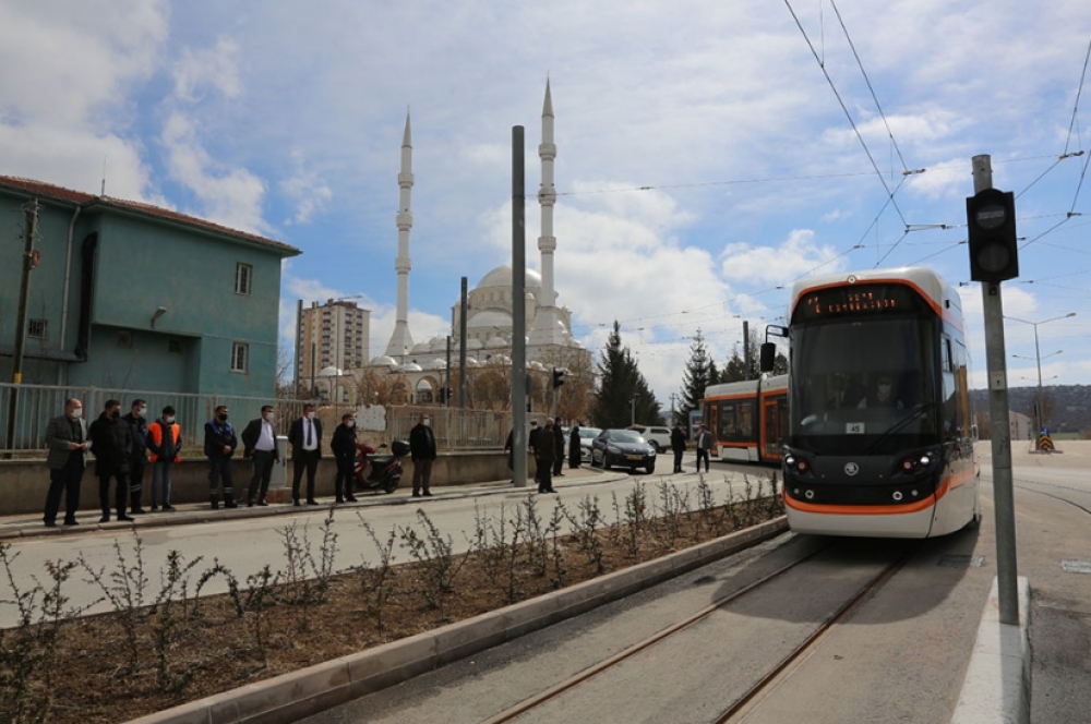 Estram gece bakım çalışması 