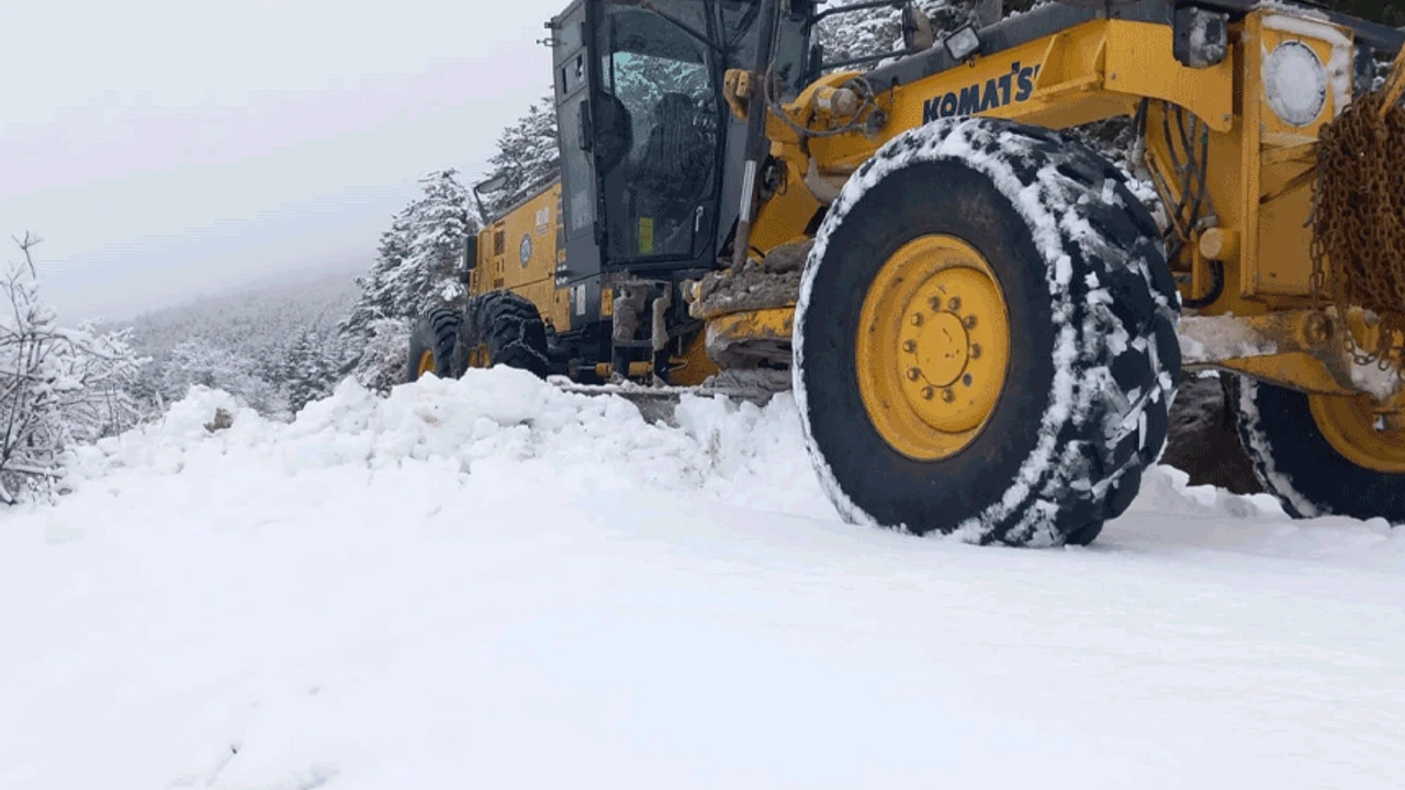 Eskisehirde Karla Mucadele Suruyor Ekipler Sahada