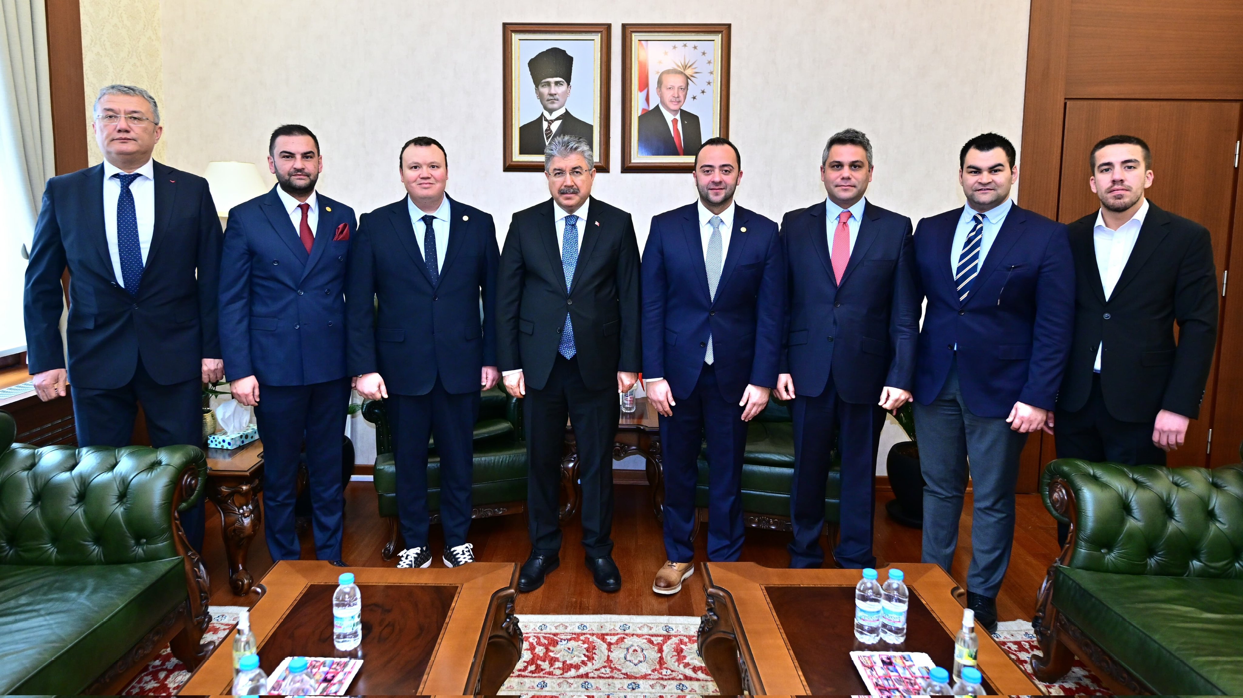 Eskişehirspor Yönetiminden Valiye ziyaret!