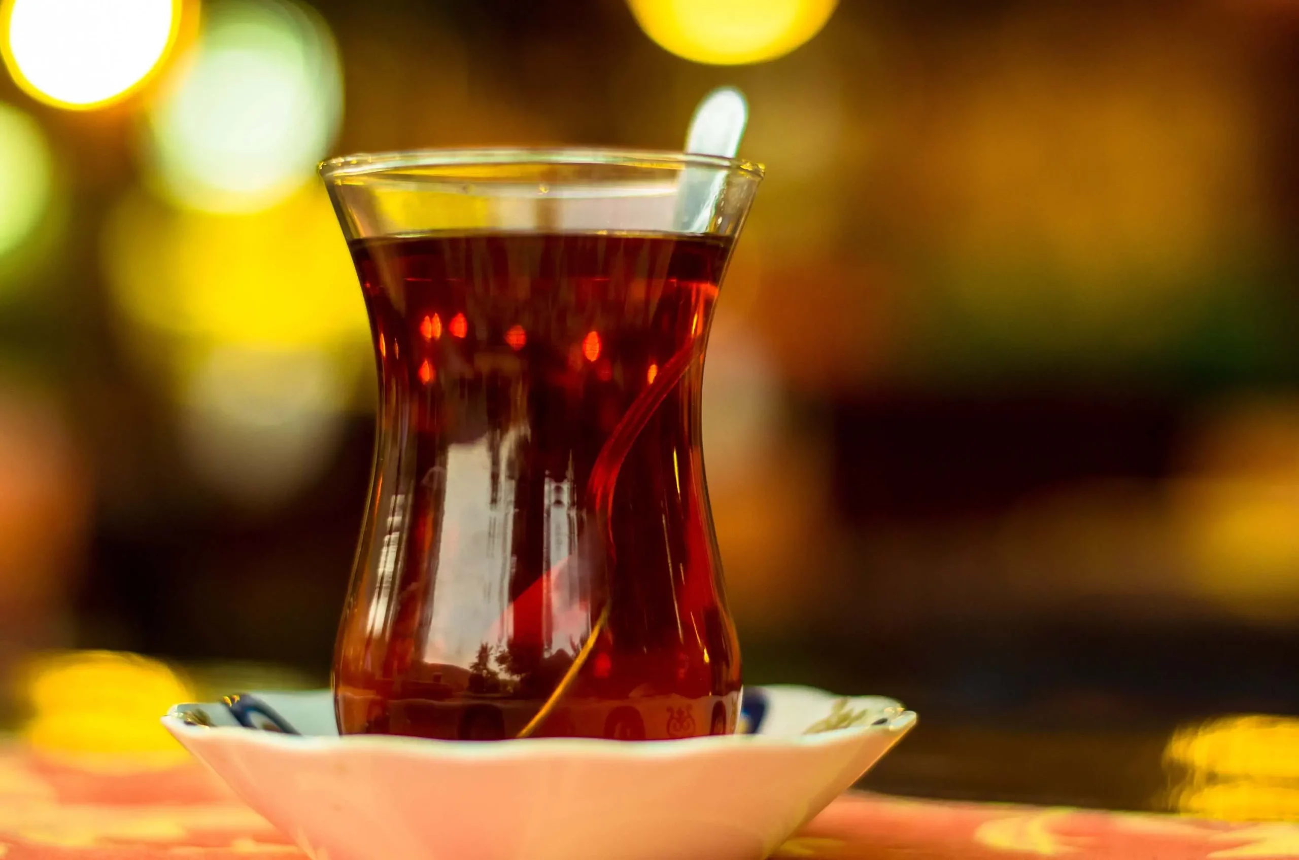 Kahvaltıda çay