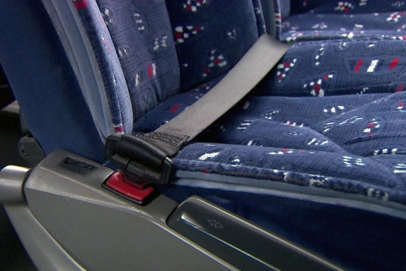 Otobüste kesik kemer skandalı