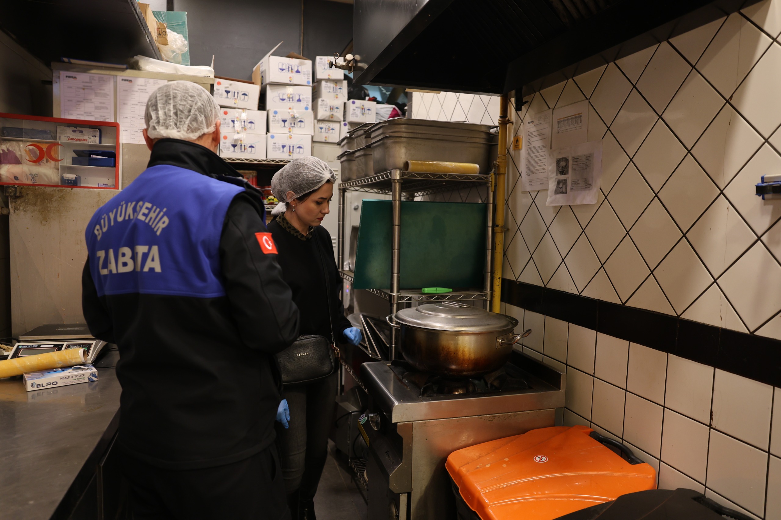 Zabitadan Gida İşletmeleri̇ne Siki Deneti̇m