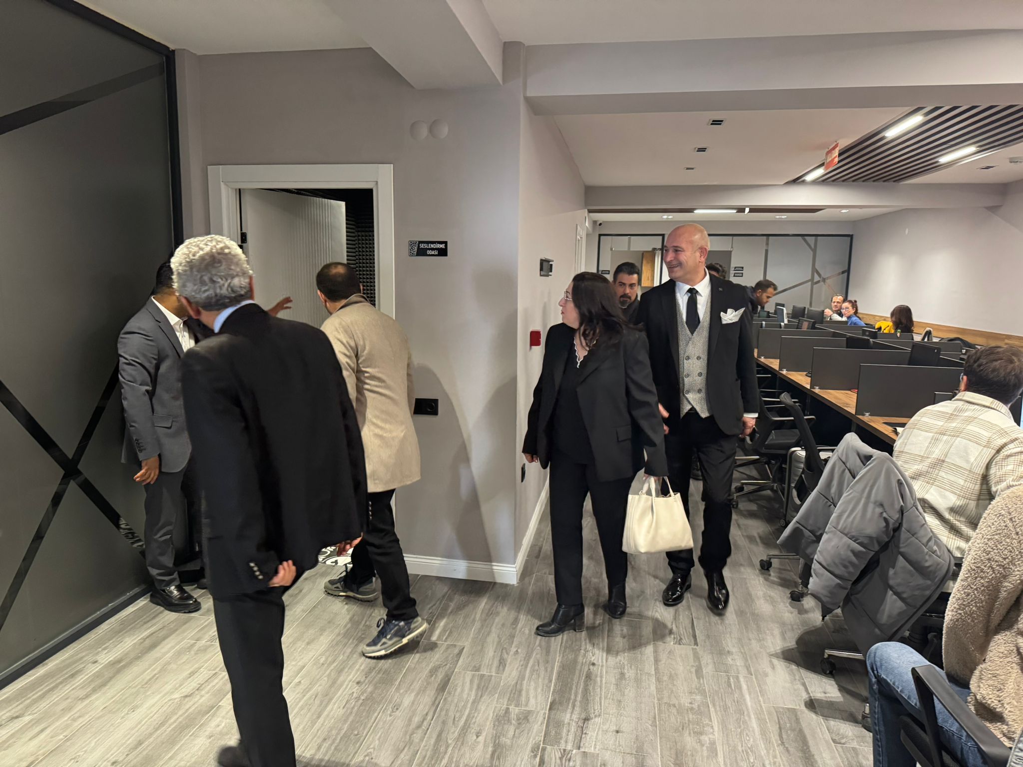 703689Aa 0699 4D42 9213 3784C769505B