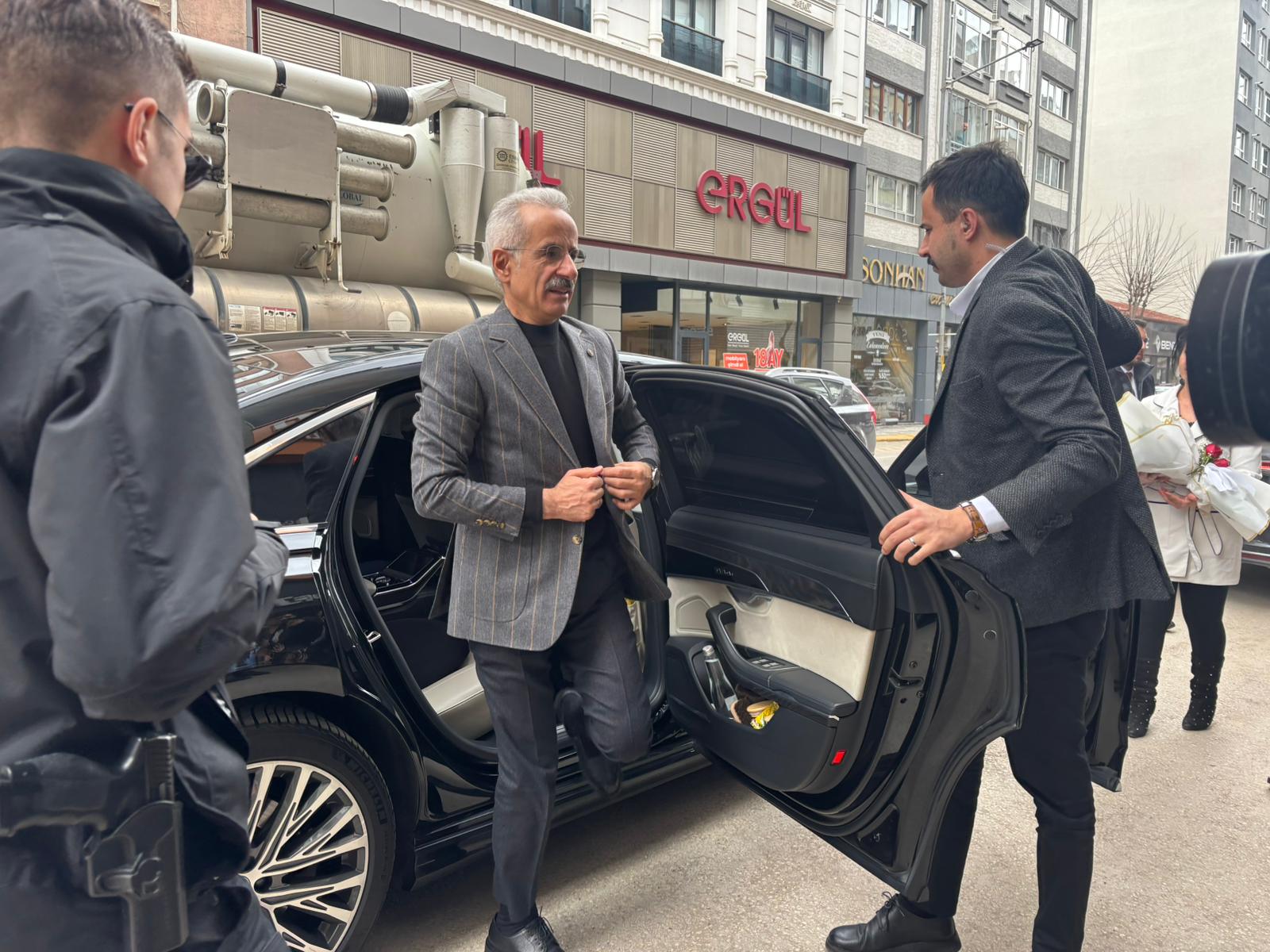 Ulaştırma Bakanı Uraloğlu Eskişehir'de!