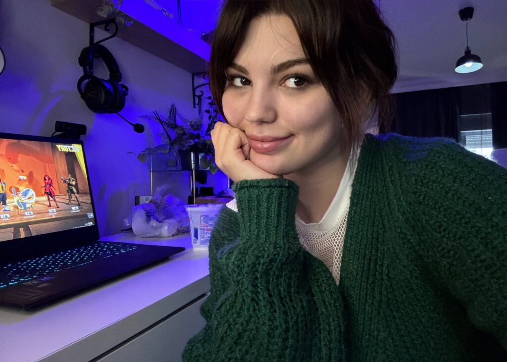 Acnoctem Ezra Vandan Kimdir? Ne İş Yapıyor?