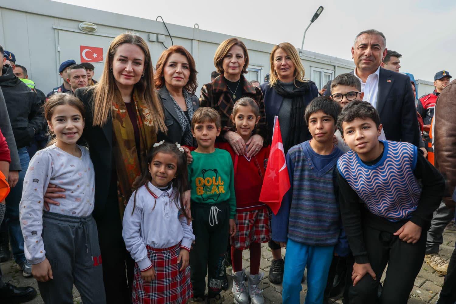 Başkan Ünlüce’den Deprem Bölgesi̇ne Anlamli Zi̇yaret Osmani̇ye (1)