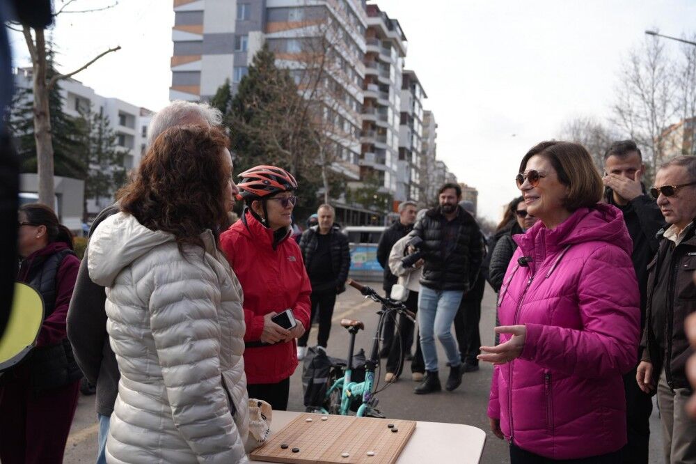 ESKİŞEHİR ARABASIZ PAZAR GÜNÜNDE  NEFES ALDI