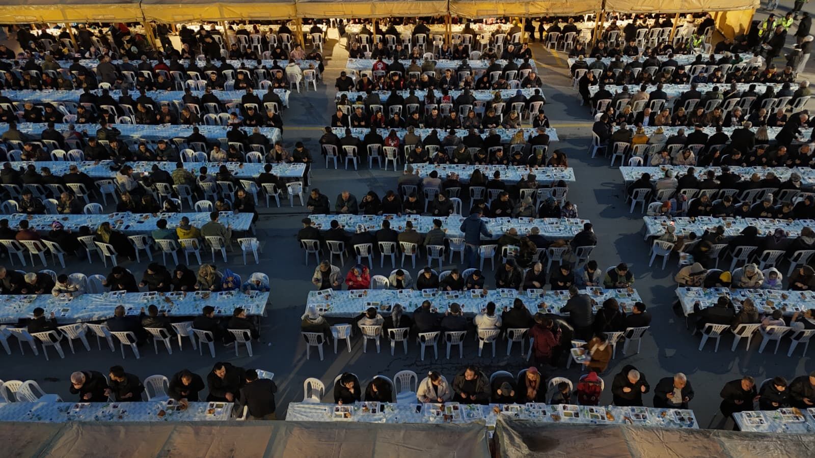 Büyükşehi̇r Ramazan Bereketi̇ni̇ Paylaşiyor (1)