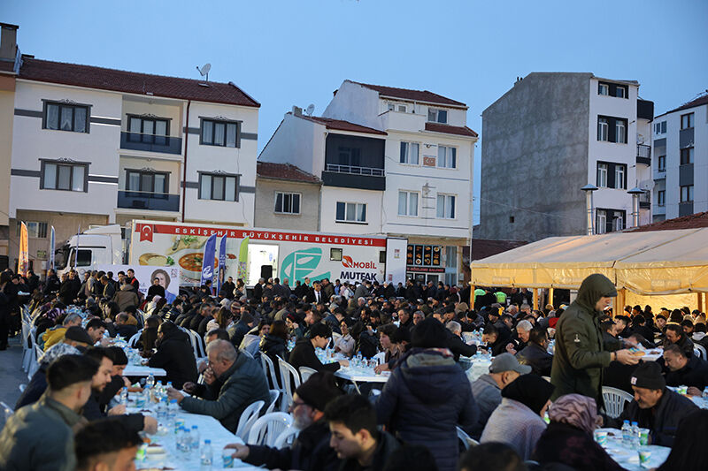 Büyükşehi̇r Ramazan Bereketi̇ni̇ Paylaşiyor (9)