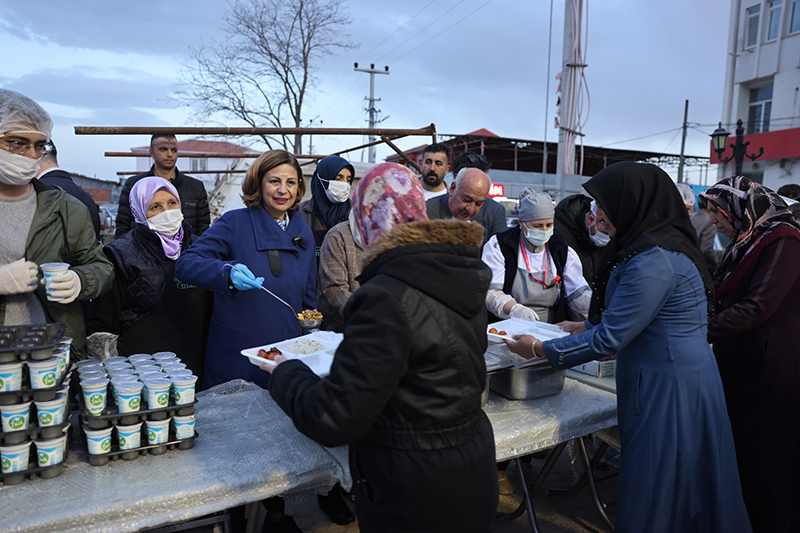 Büyükşehi̇rden 12 Kirsal İlçede İftar Sofrasi (1)