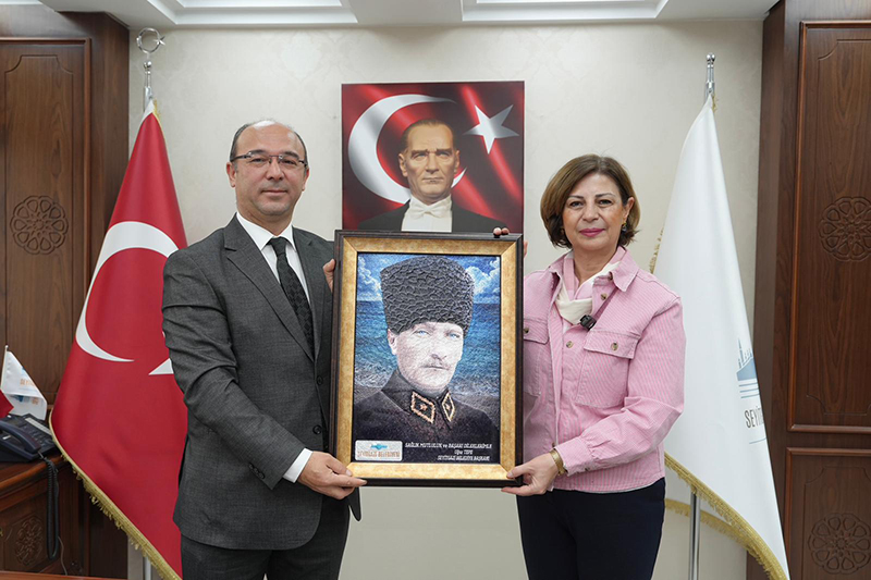 “Dayanişmayi Büyütmeye Devam Edi̇yoruz” (1)V