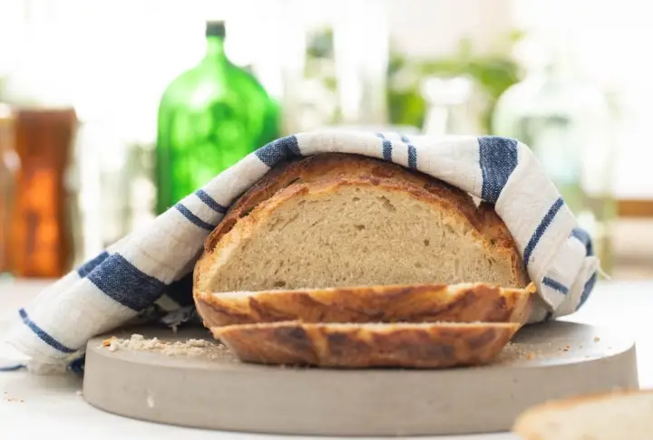 Gece karıştır, sabah pişir! En kolay ekmek tarifi: 3 malzemeli tencere ekmeği