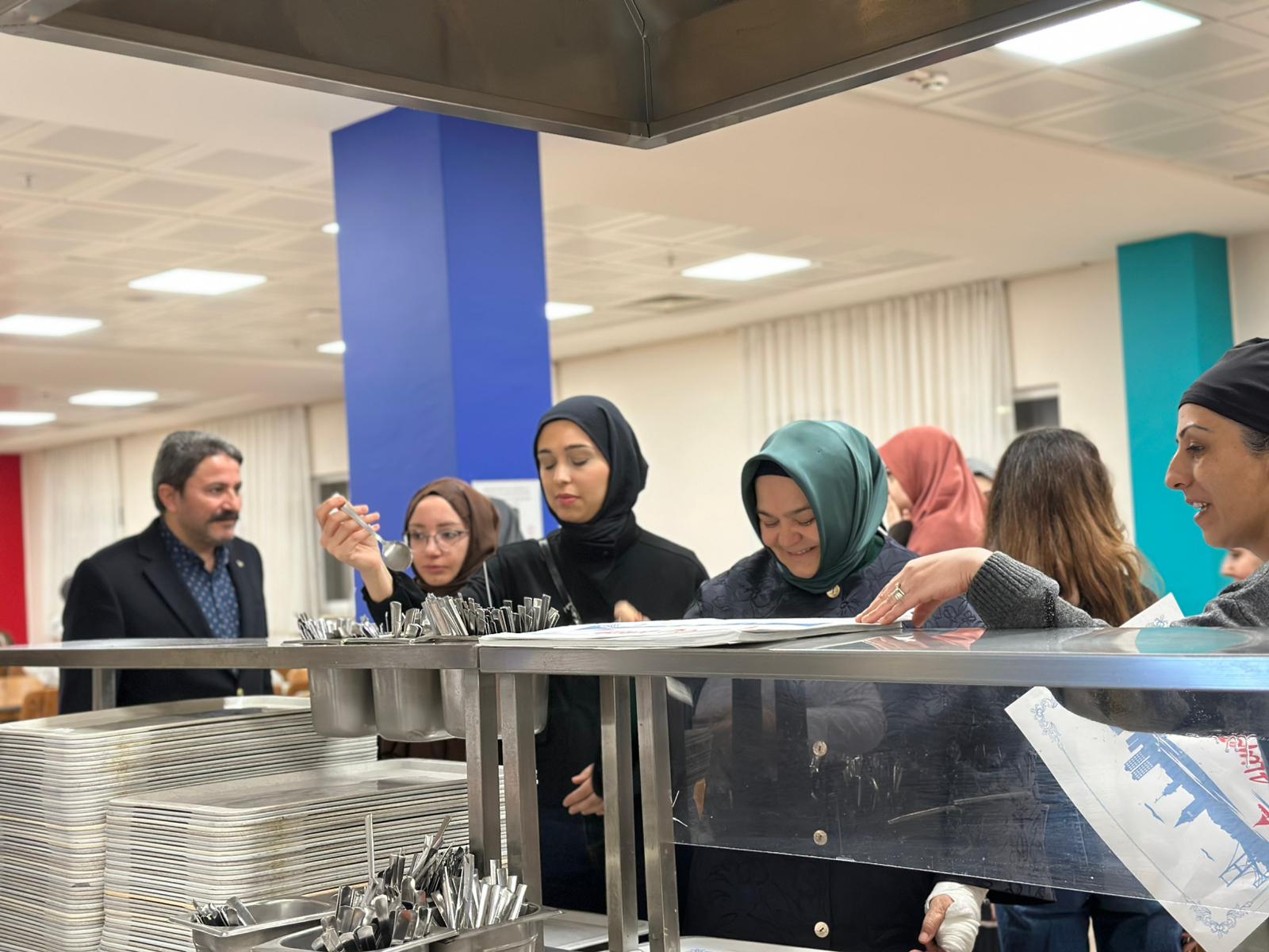 Prof. Dr. Ayşen Gürcan Eskişehir'de öğrencilerle sahurda!