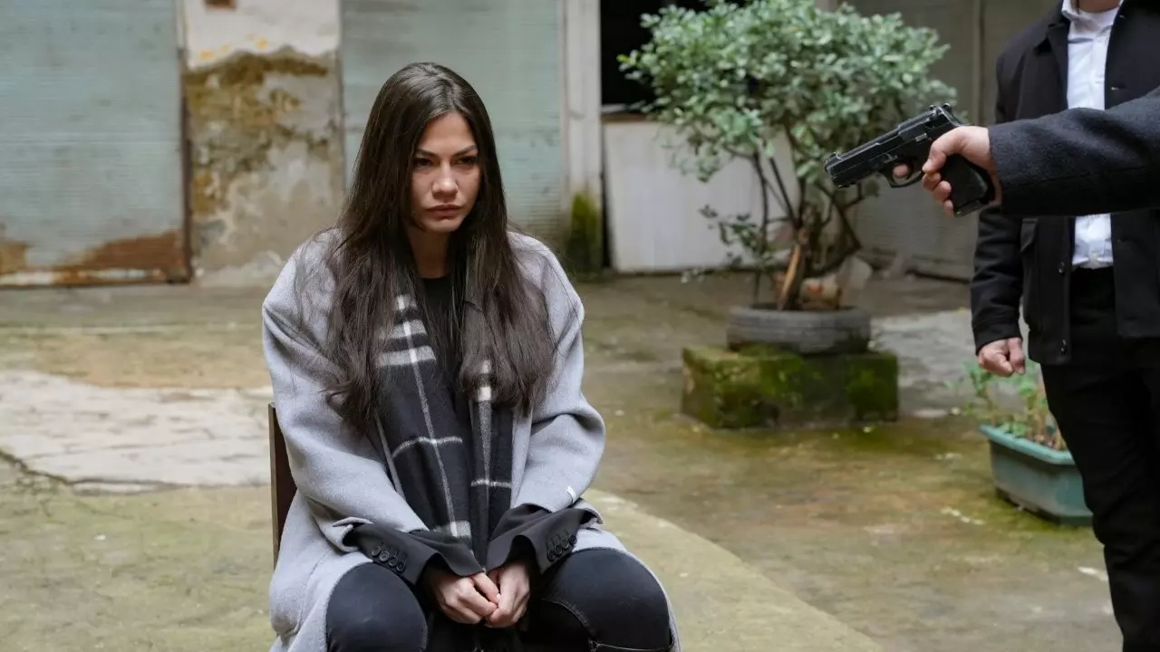 Eşref Rüya, Yeraltı'na emanet ettiği tahtını geri almaya geldi: Yer yerinden oynayacak!