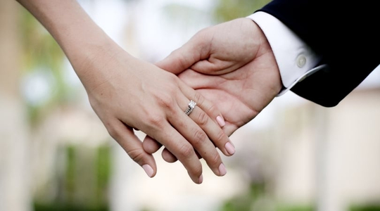 Evlilik Yuzugu Hangi Ele Takilir Bilmeni E410