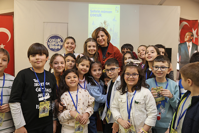 Geleceği̇ Mi̇ni̇k Hayaller Şeki̇llendi̇rdi̇ (4)