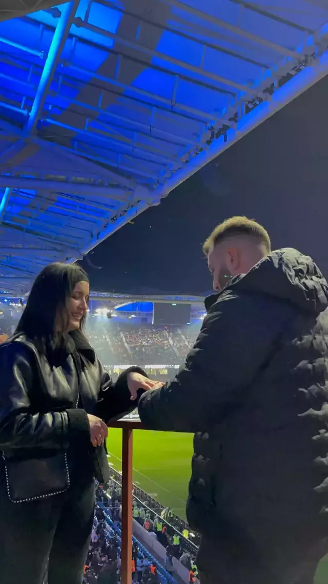 FENERBAHÇE TRABZONSPOR MAÇINDA EVLİLİK TEKLİFİ