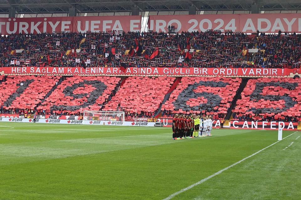 Altes Tribünü 26 yaşında