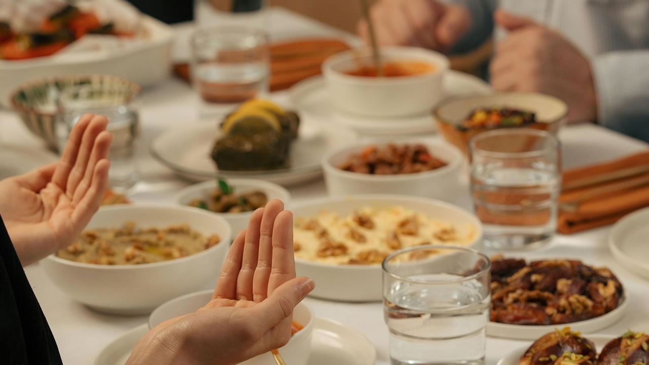 Herkes Yanila Yakila Menu Ariyor Iftar Menusu Ve Iftar Yemekleri Nelerdir100