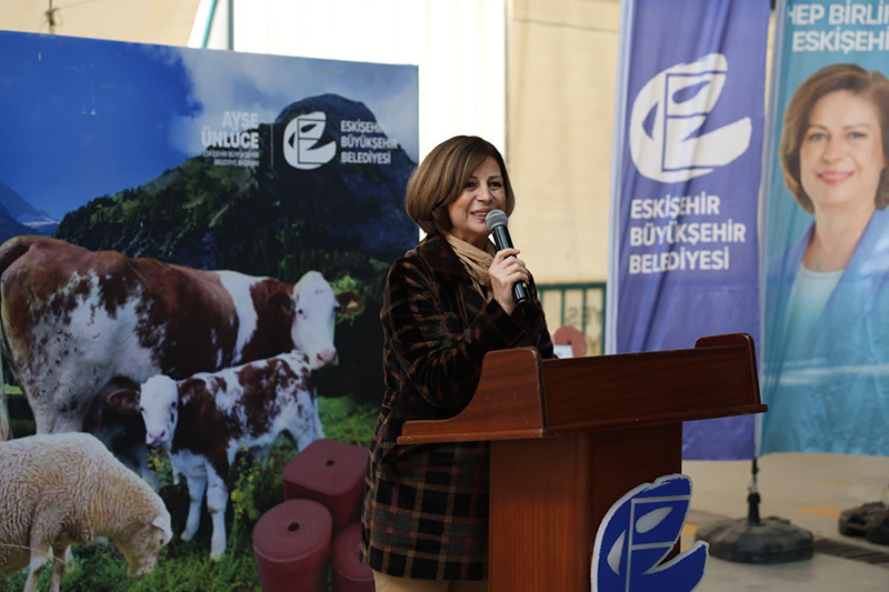 İnönü’de Üreti̇ci̇ye Mi̇neral Blok Desteği̇ (3)