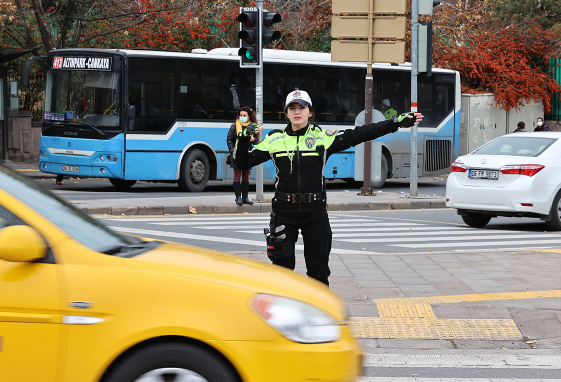 Trafikte yeni dönem başladı: Bunun cezası artık 3 yıl hapis!